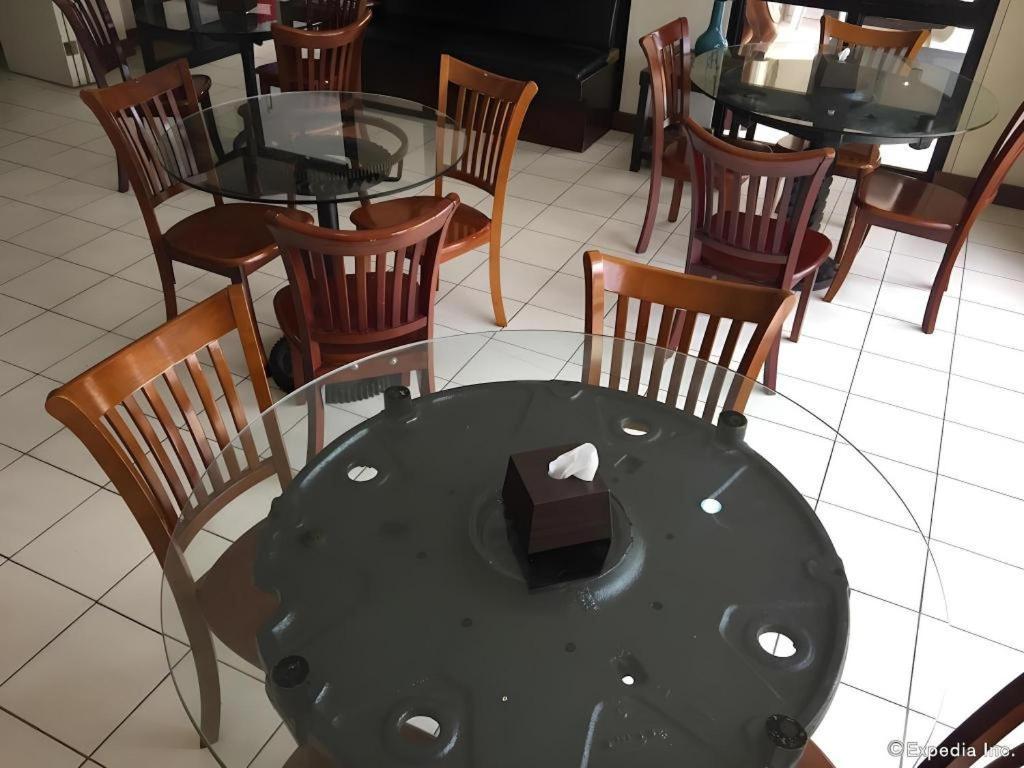 El Haciendero Private Hotel Iloilo Zewnętrze zdjęcie