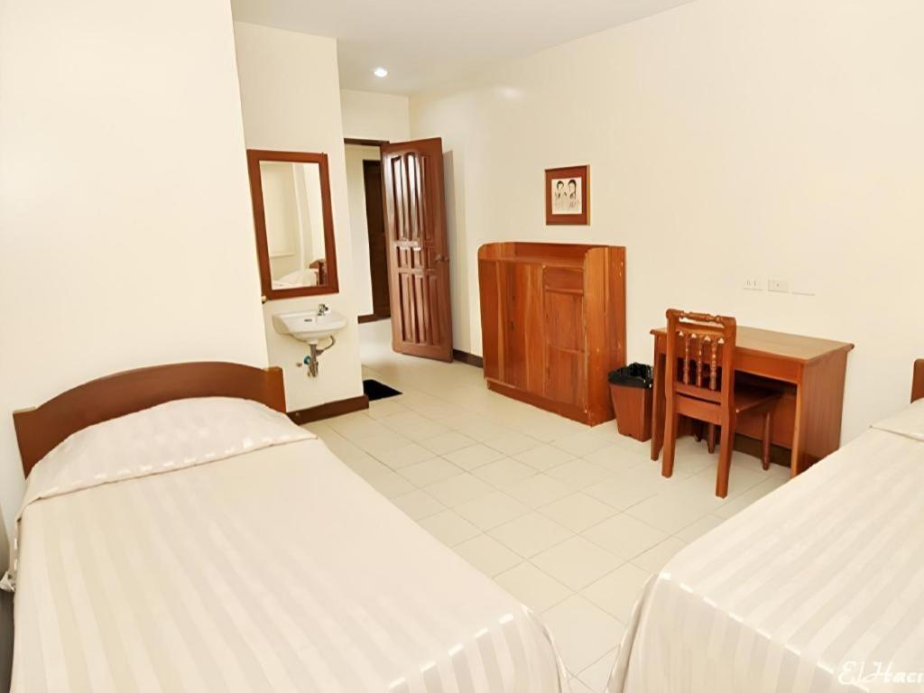 El Haciendero Private Hotel Iloilo Zewnętrze zdjęcie